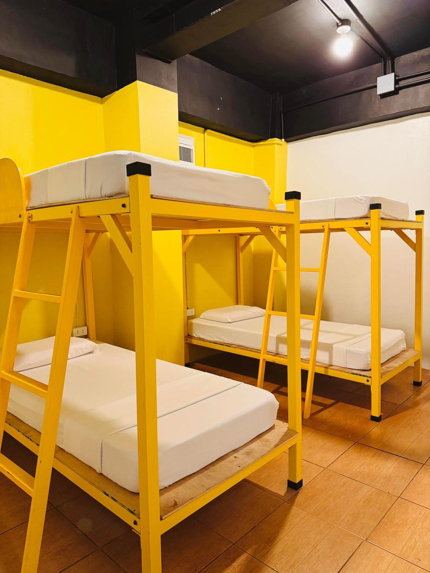 Cheese Hostel Manila Макати Экстерьер фото
